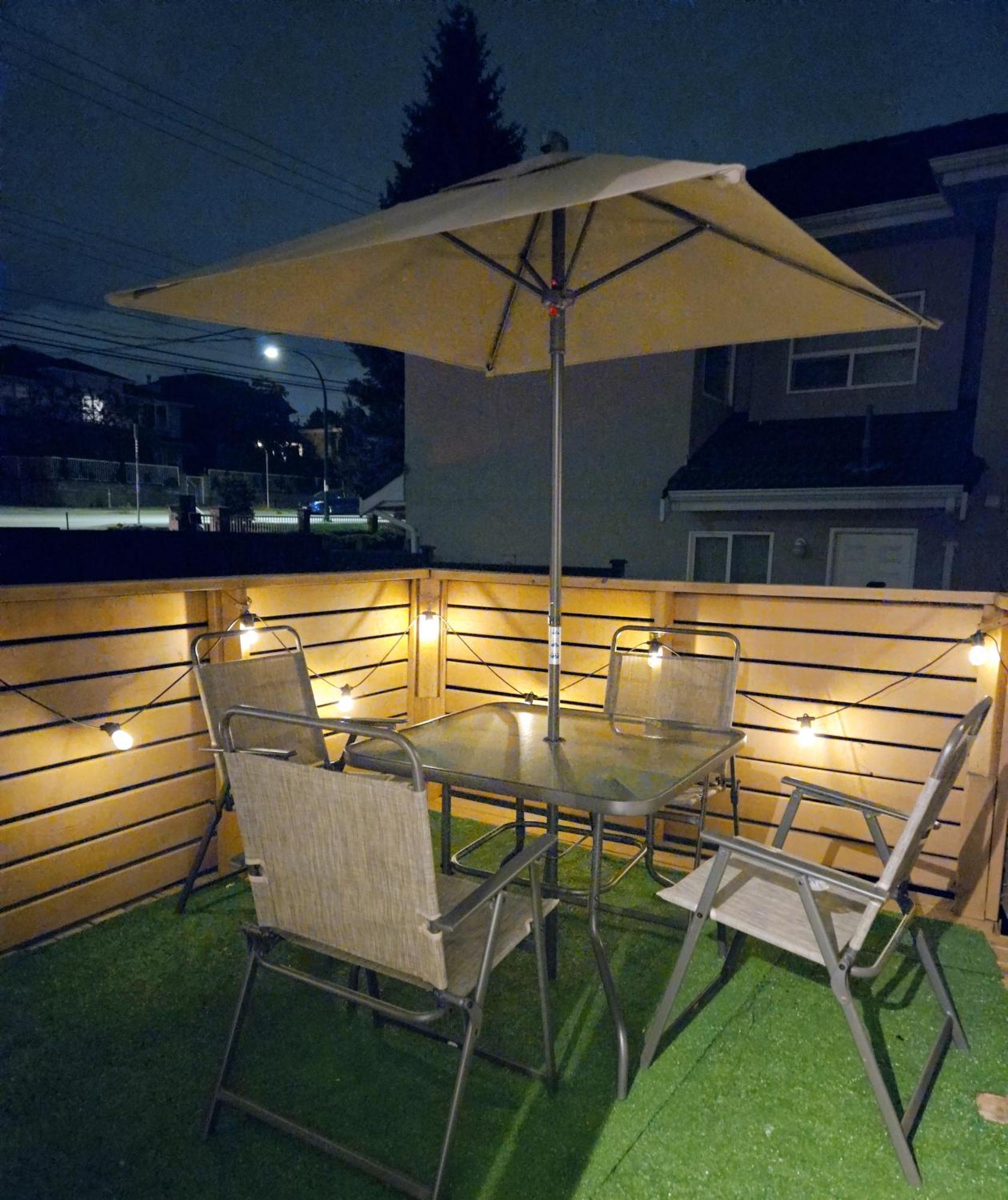 Cozy Stylish Black & White Design Room In The Heart Of Vancouver! Private Parking, Self Check-In & Just 4 Mins To Metrotown! Exteriör bild